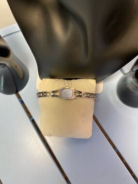 Fossil Women’s Stainless Steel Watch ES-1002 Silver Tone Bracelet Small Face